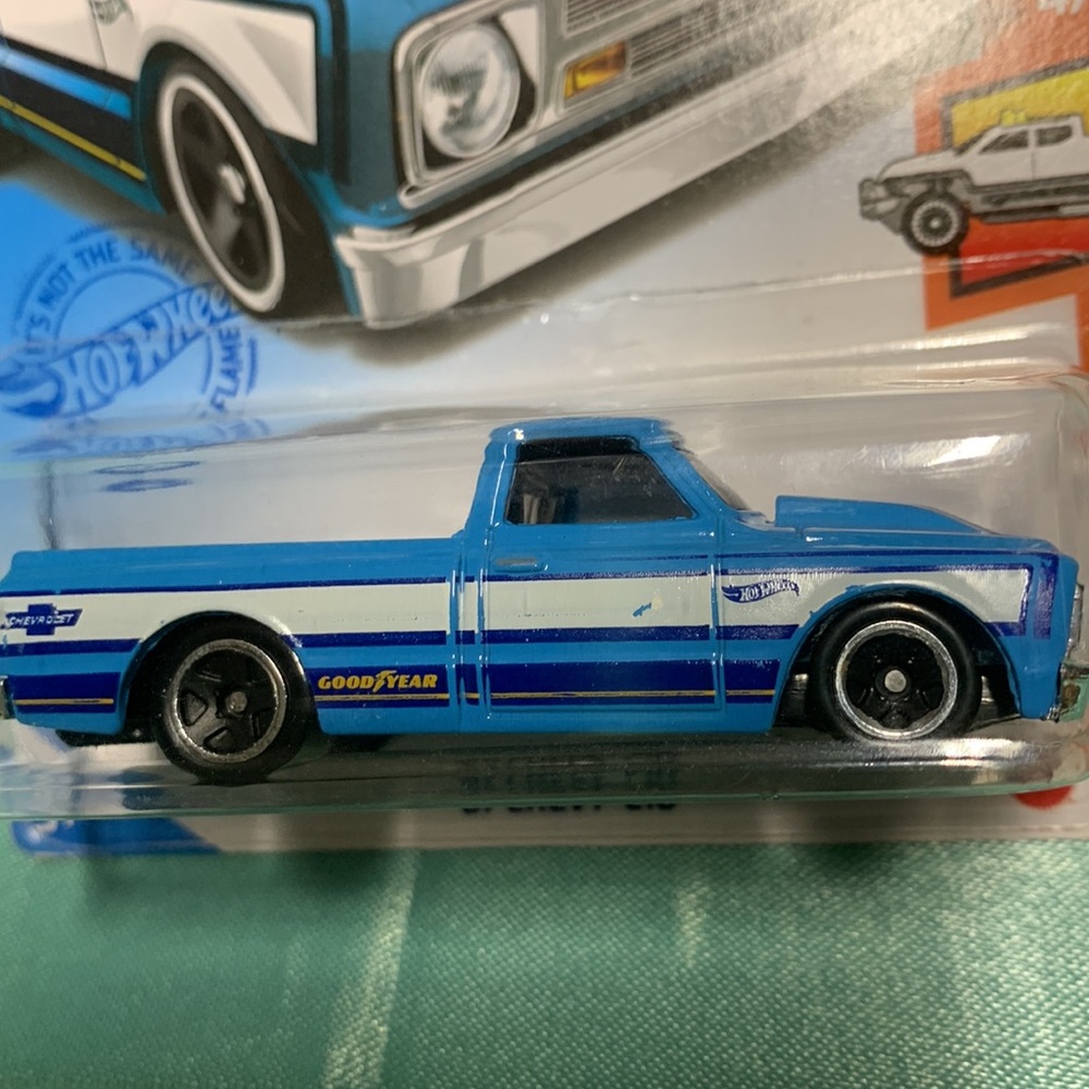 67 Chevy C10 Blue Pickup Hot Whee - Picture 6 of 11